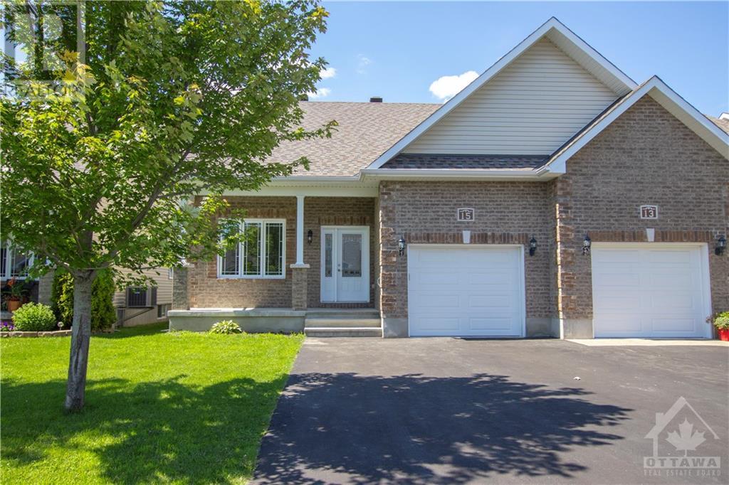 15 ABBEY CRESCENT, russell, Ontario
