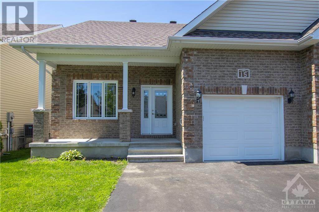 15 Abbey Crescent, Russell, Ontario  K4R 1A1 - Photo 2 - 1401231