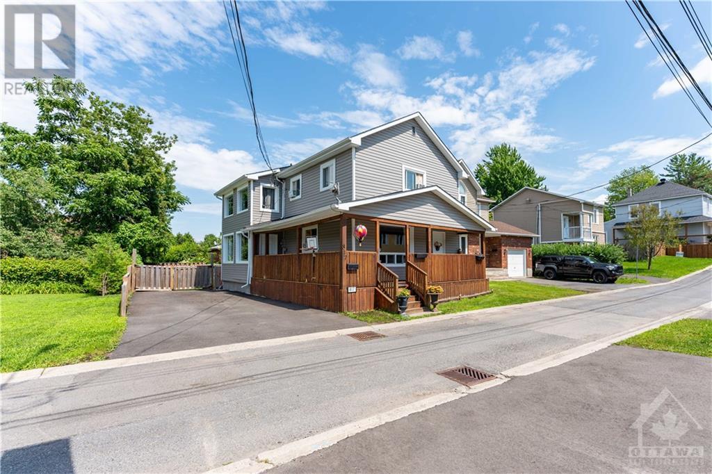 817 POWERS STREET, rockland, Ontario