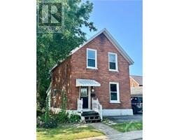 43 ALFRED STREET, smiths falls, Ontario