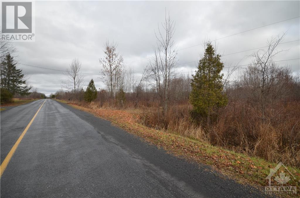 LOCH GARRY ROAD, apple hill, Ontario