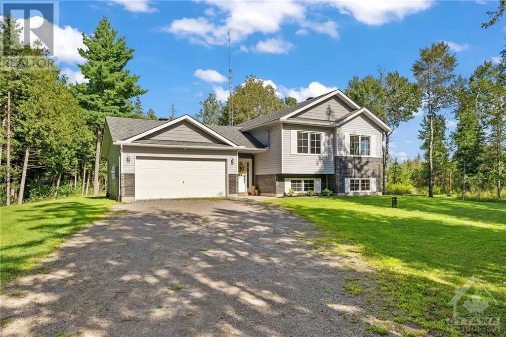 883 PINERY ROAD, montague, Ontario