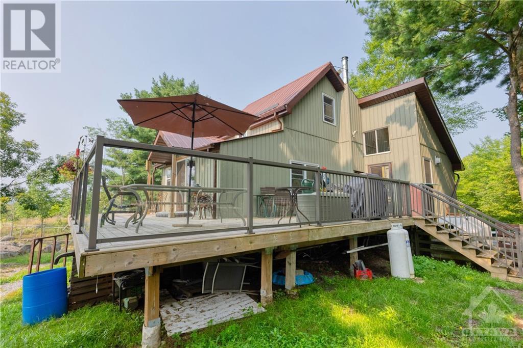 19 WEST DEVIL LAKE LANE, westport, Ontario