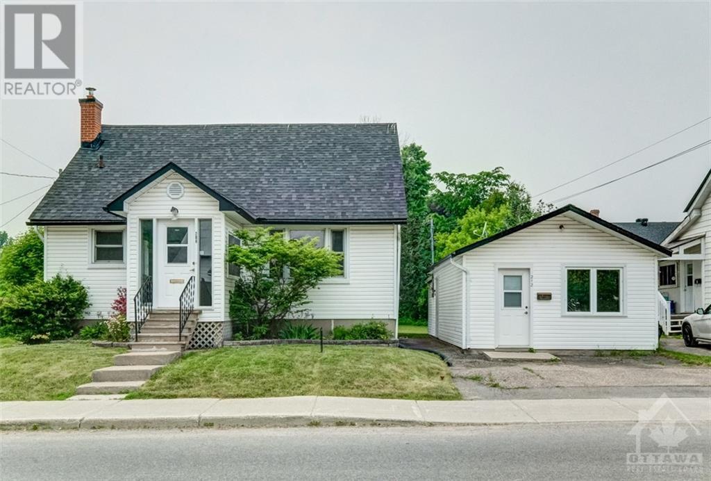 208 BELL STREET, arnprior, Ontario