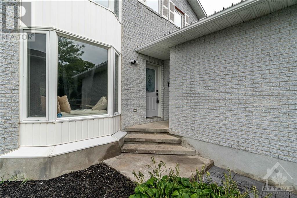 1233 Dussere Street, Ottawa, Ontario  K1C 1P1 - Photo 2 - 1407780