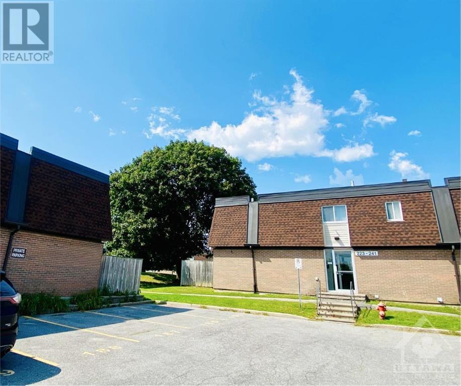 235 Ridgepark Private, Ottawa, Ontario  K2G 1H1 - Photo 1 - 1409248