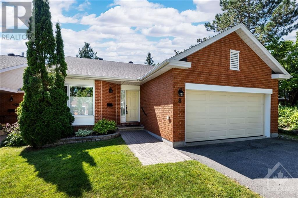 8 LEYLAND PRIVATE, ottawa, Ontario