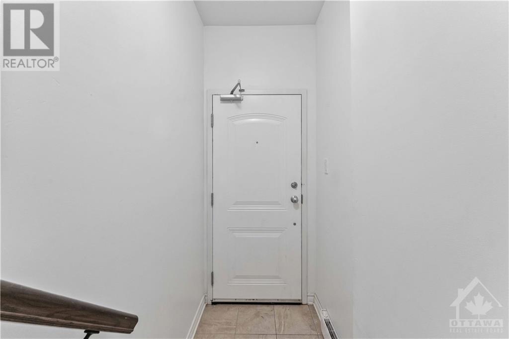 289 Everest Private Unit#b, Ottawa, Ontario  K1G 4E3 - Photo 3 - 1410057