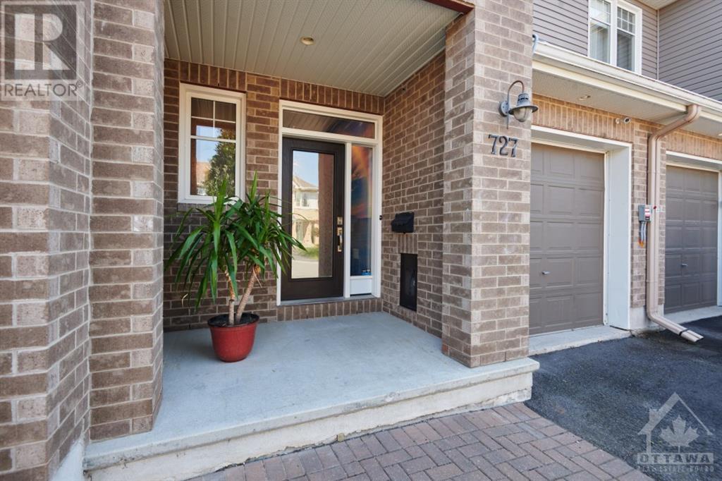 727 Hazelnut Crescent, Gloucester, Ontario  K1T 0K3 - Photo 2 - 1409925