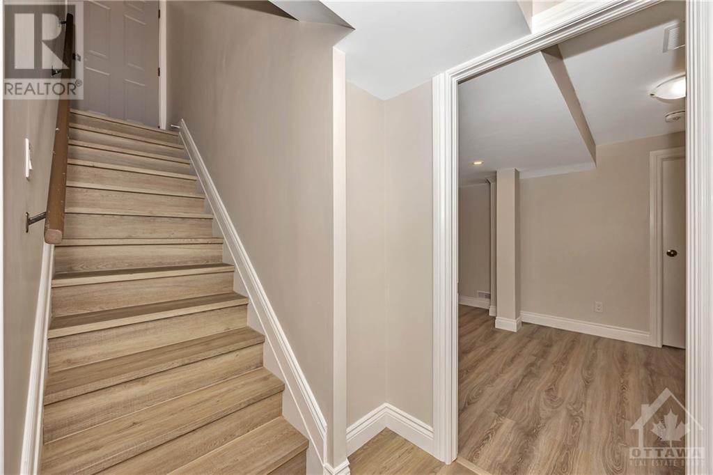 336 Tulip Crescent Unit#b, Ottawa, Ontario  K1E 2B1 - Photo 3 - 1408909