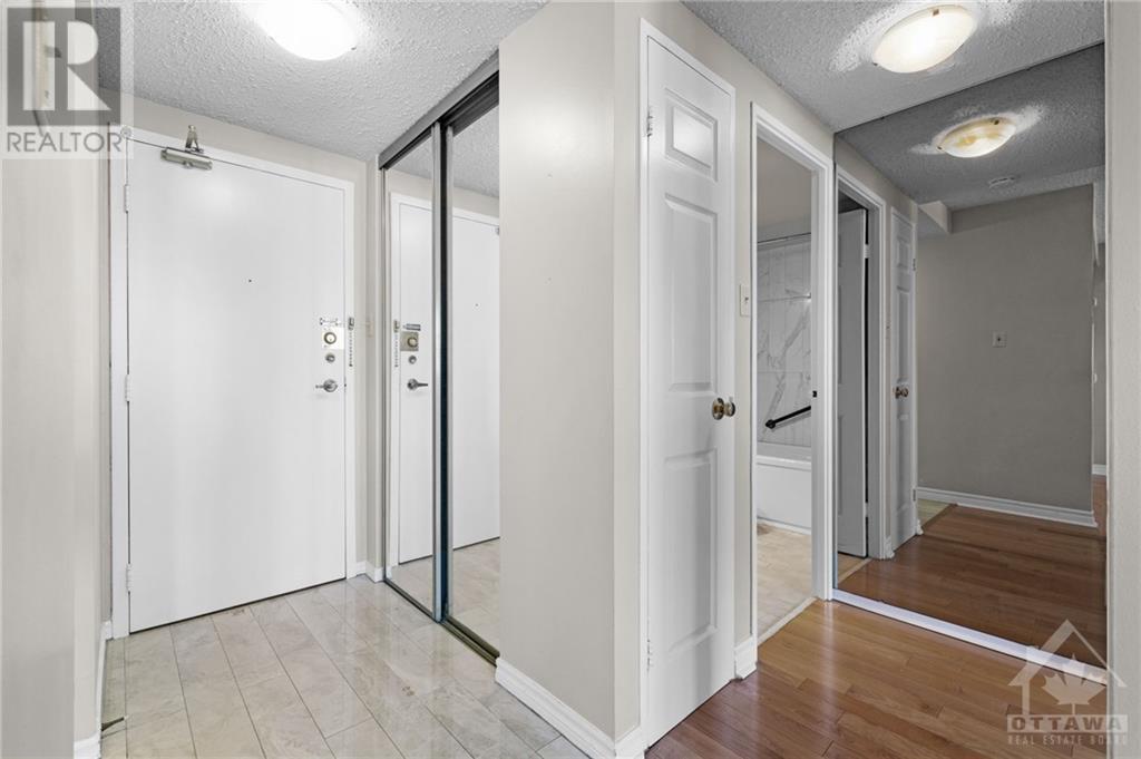 530 Laurier Avenue W Unit#909, Ottawa, Ontario  K1R 7T1 - Photo 3 - 1409895