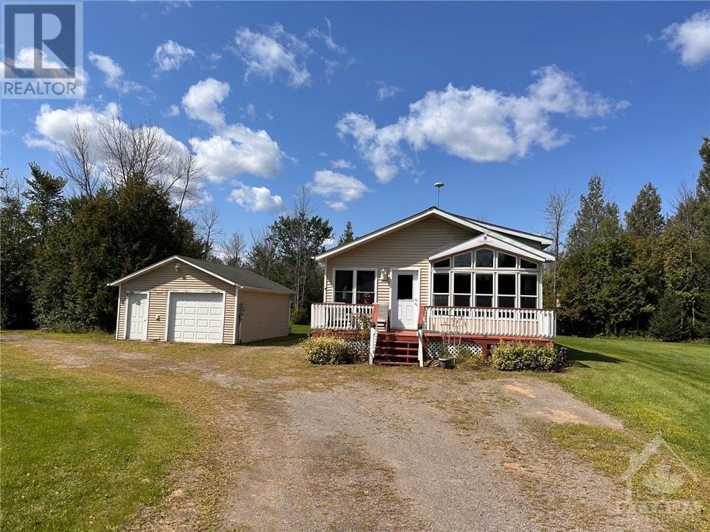 145 Weedmark Road, Merrickville, Ontario  K0G 1N0 - Photo 1 - 1408804