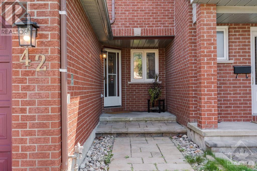 42 Havenhurst Crescent, Ottawa, Ontario  K1T 3E8 - Photo 2 - 1410337