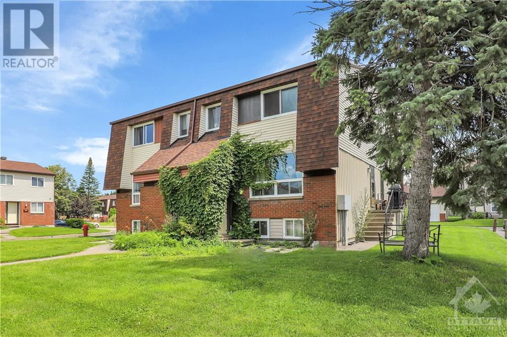 44 Woodvale Green Unit#b, Ottawa, Ontario  K2G 4H4 - Photo 3 - 1410905