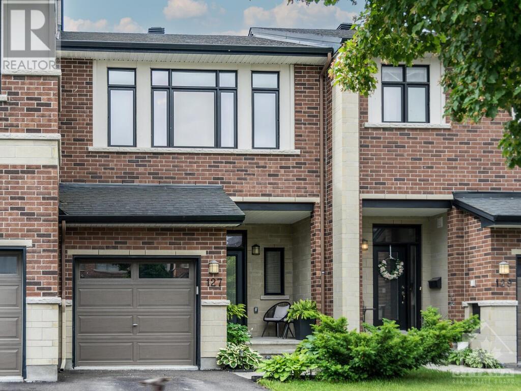 127 MATTINGLY WAY, manotick, Ontario