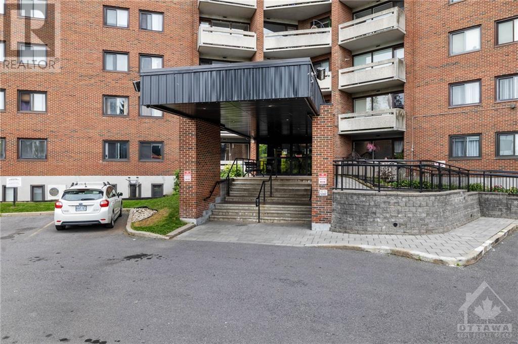 3100 Carling Avenue Unit#811, Ottawa, Ontario  K2B 6J6 - Photo 2 - 1410999